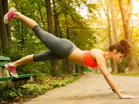 A Quick Plank Routine For Full-body Toning 